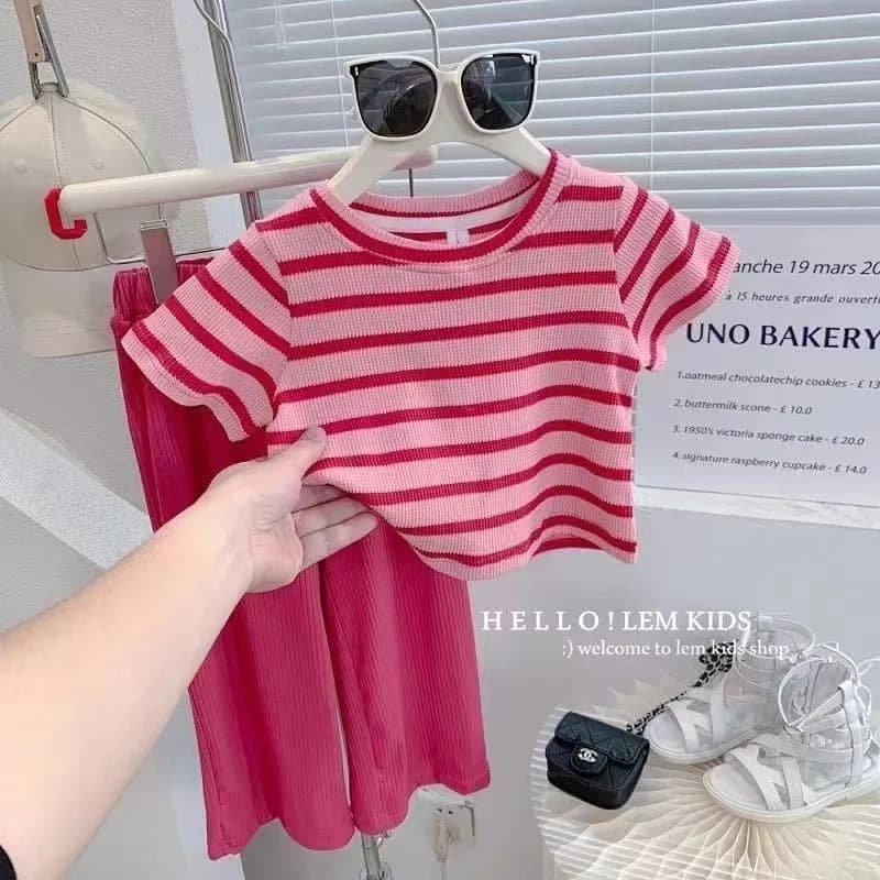 2024 Summer girls and children's new stylish striped short sleeve top cool wide leg pants 2-piece set suitable for 1 to 8 years