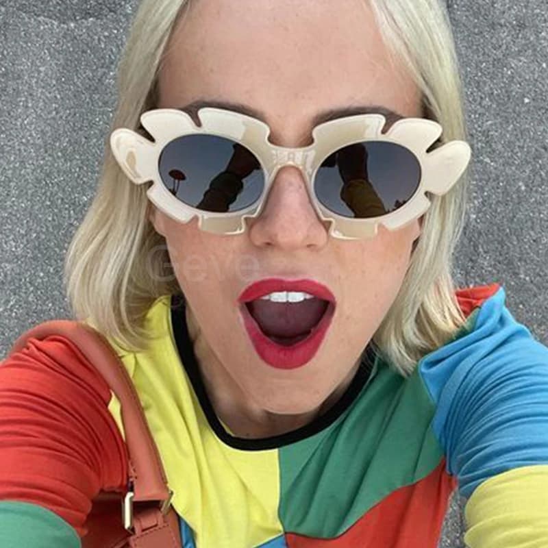 Unique Flower Sunglasses Women New Fashion Designer Ladies Sunglasses Shades Creative Decorative Glasses Oculos De Sol