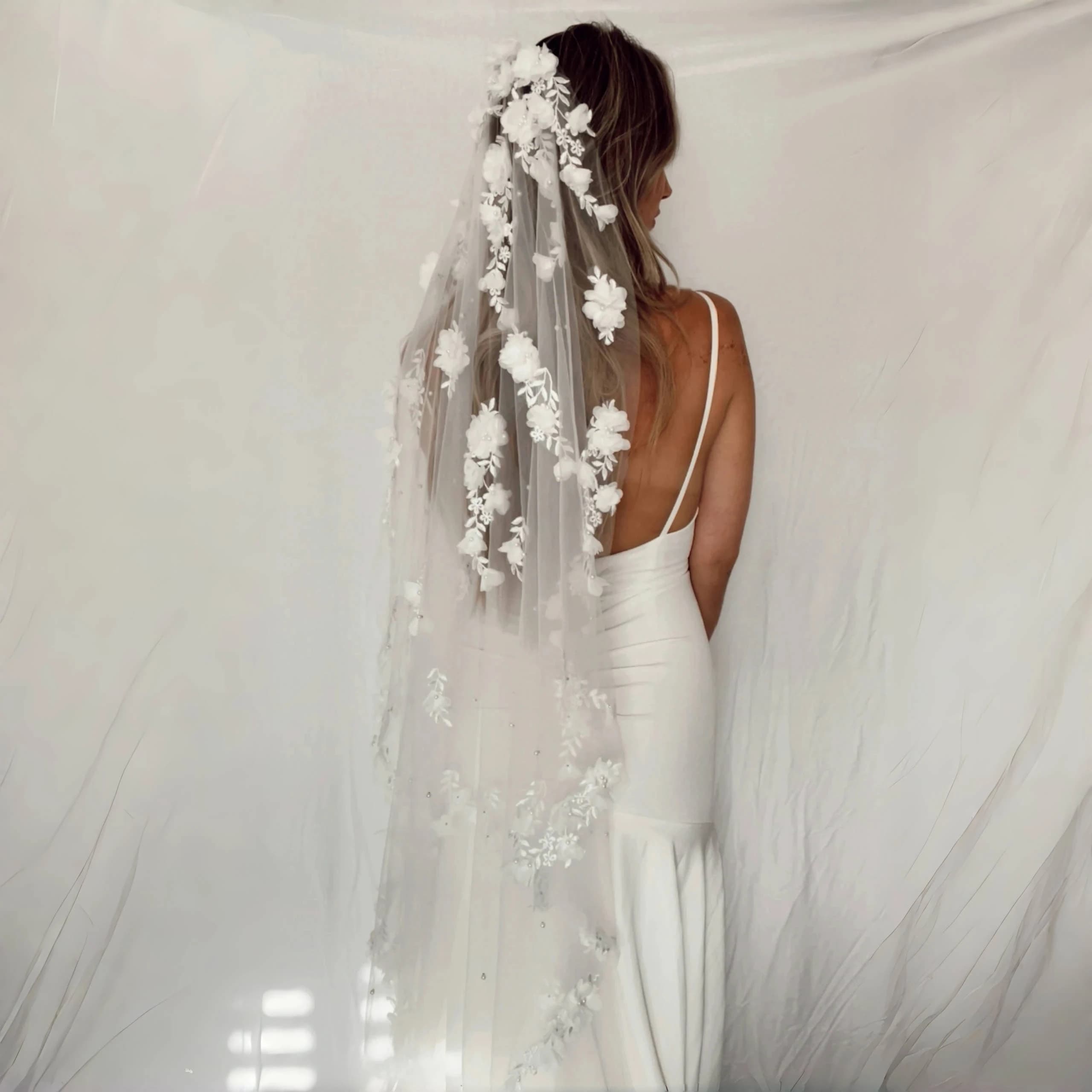 Wedding Veil Organza Flowers Bridal Veil 3D Floral Applique Lace Absolutely Gorgeous Wedding Veil Embellishes tiny Delicate V52