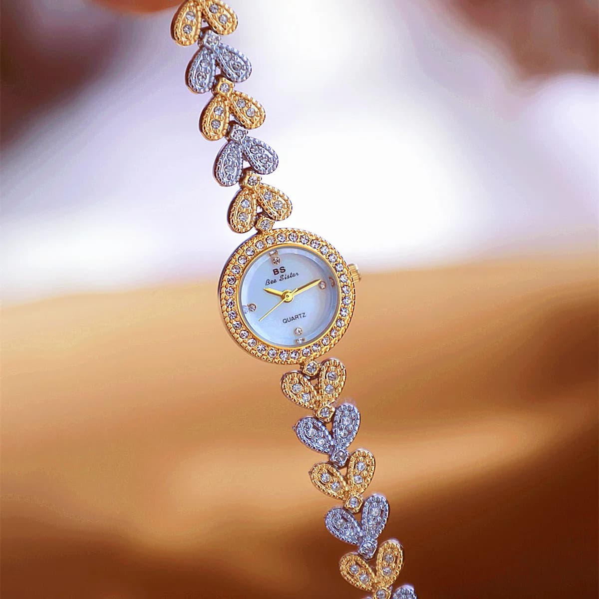 2022 New Arrival Luxury Diamond Heart Bracelet Chic Small Dial Waterproof Quartz Watch for Women Christmas Gift FA1738