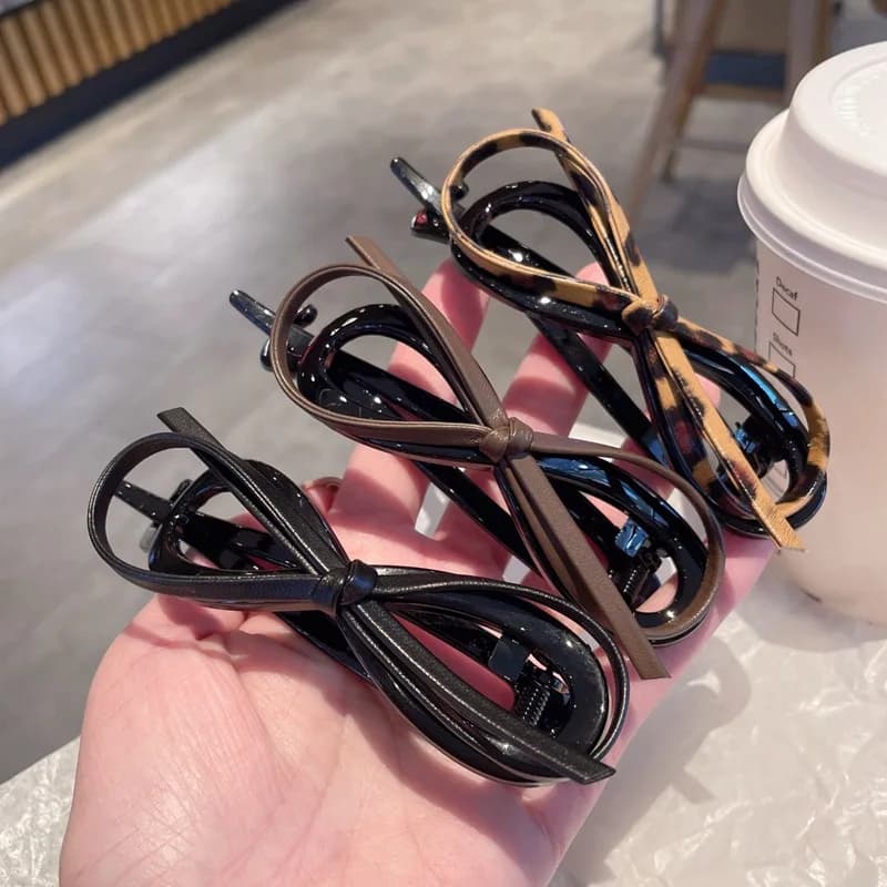 New Korean Twist Hair Clips Artificial Leather Hair Bowknot Hairpin for Women Girl Vintage Hair Grip Elegant Hair Accessories