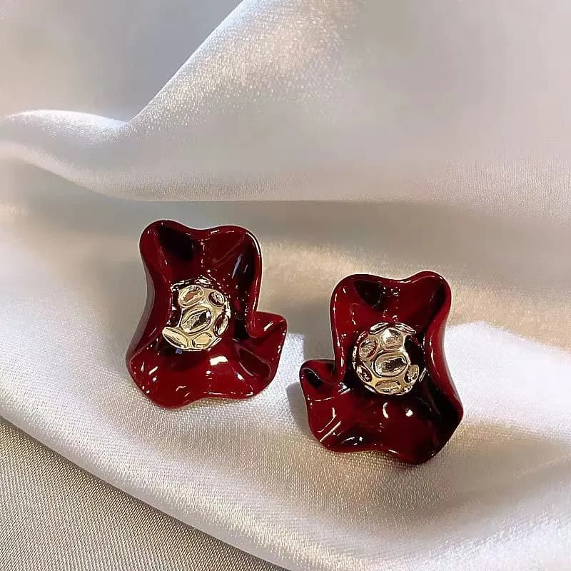 Irregular Petals Red Color Flowers Stud Earrings for Women Exquisite Simple Fashion Sweet Personality Temperament Jewelry
