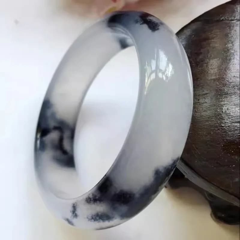 Golden silk jade bracelet, ink jade bracelet, blue and white seed material, Gobi jade, golden silk jade.