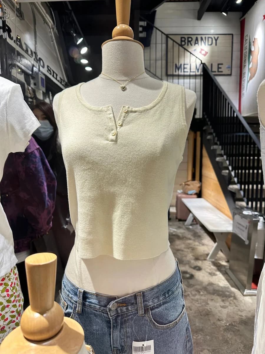 Three Buttons Knitted Cropped Camis Women Round Neck Sleeveless Cotton Tank Tops Summer Casual Simple Solid Crop Top Y2k Clothes