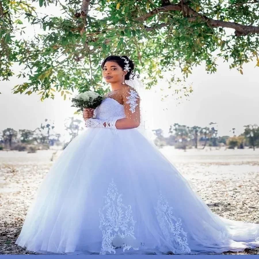 Customized  Beaded Scoop Neck Wedding Dress Robe De Mariée Sweep Train African Outdoor Ballgown Long Sleeves Bridal Gowns