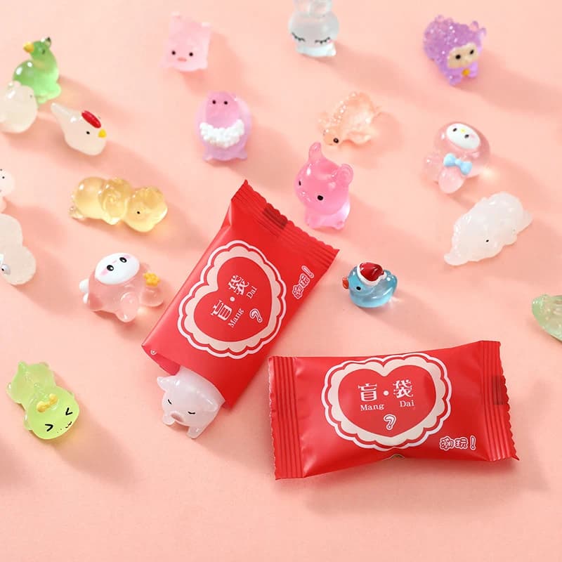 1pc Random Resin Mini Luminous Artificial Animals Ornament Crafts Miniature Tiny Animals Micro Landscape Home Decoration Gifts