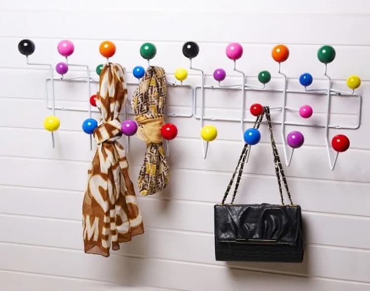 Minimalist Metal Coat Stand with Wood Base for Home Office Industrial Style Coat Rack with Wooden Shelves and Metal Ball Holer