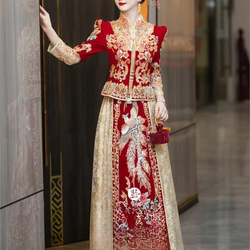 The new Chinese slim-fit crested and Xipei champagne color high-grade dress