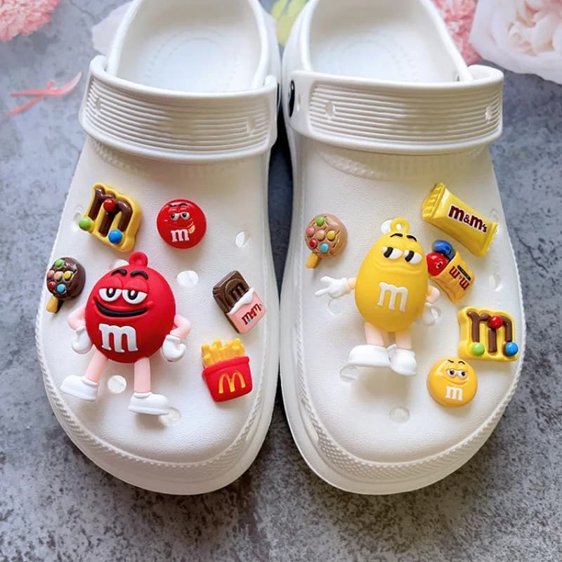 Whole Set Hot Sale DIY Hole Shoes Charms for Cute Cartoon Handmade Charms Designer Quality Garden Shoe Decoration Girl Gift