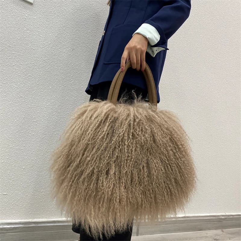 Factory Wholesale New Fashion Design Luxury Real Mongolian Lamb Fur Bag Sheep Fur Shoulder Bag