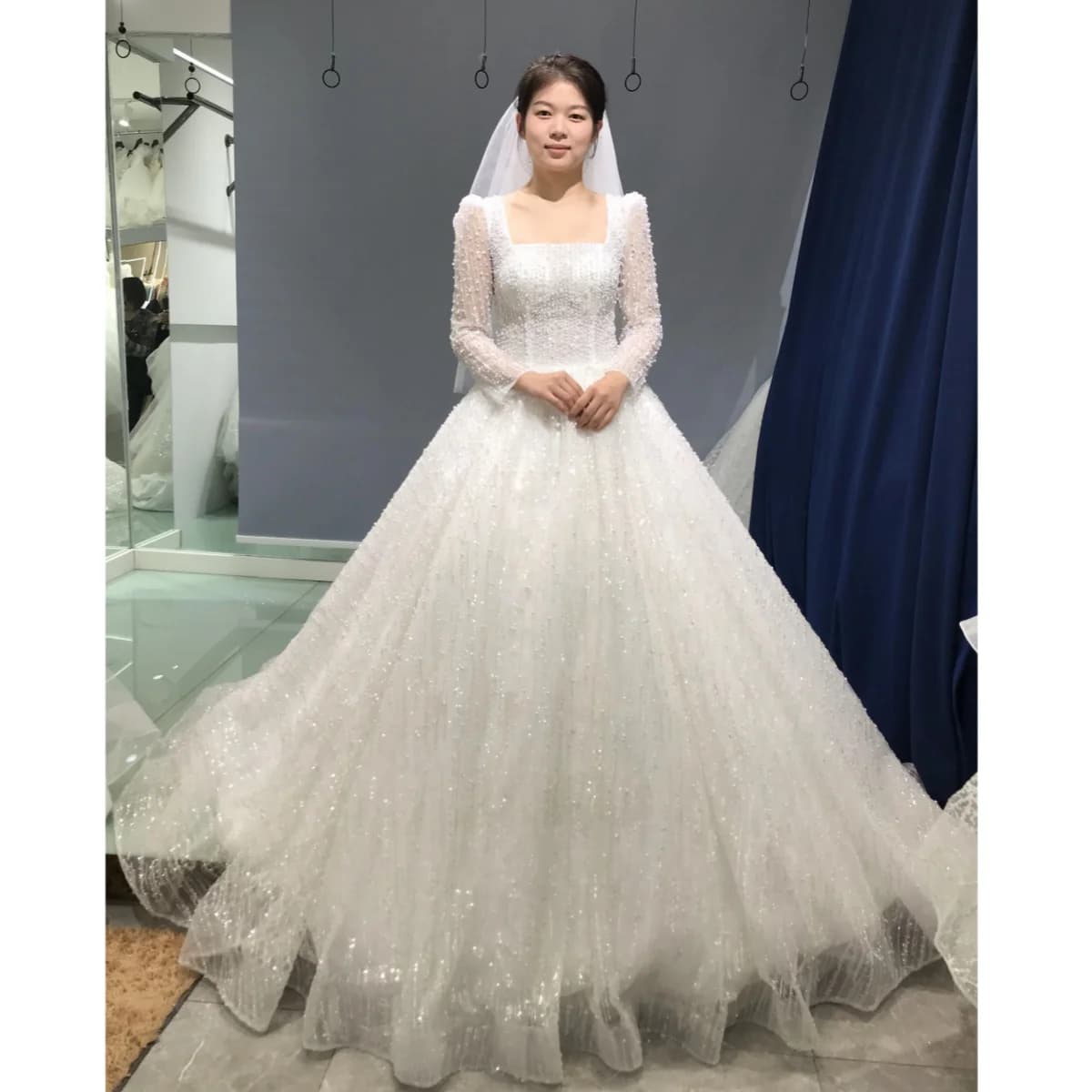 Kisswhite Xlove Collection customized beads ball gown glitters bridal dress short sleevess princess long train wedding gown