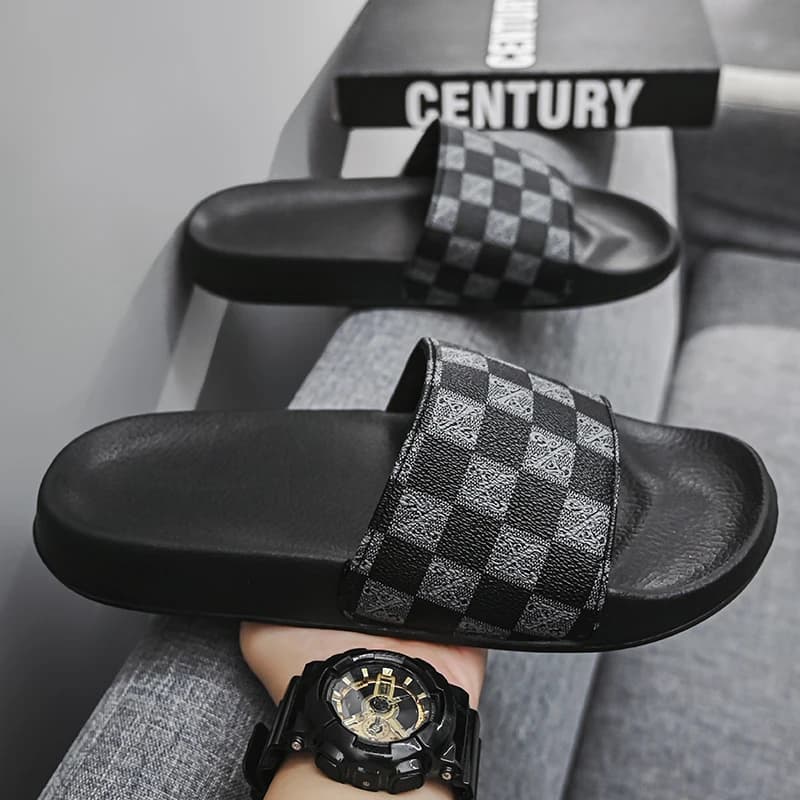 Men's Slippers 2025 Summer Outer Wear Men's Non-Slip Anti-Odor Casual Outdoor Beach Slippers