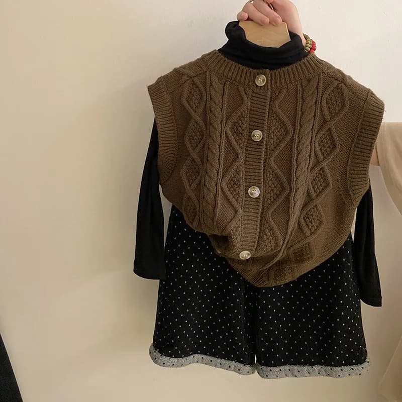 Girls Suit 2024 Autumn New Childrens Wear Korean Baby Girl Twist Knitted Waistcoat Base Shirt Polka Dot Pants Three-piece Set