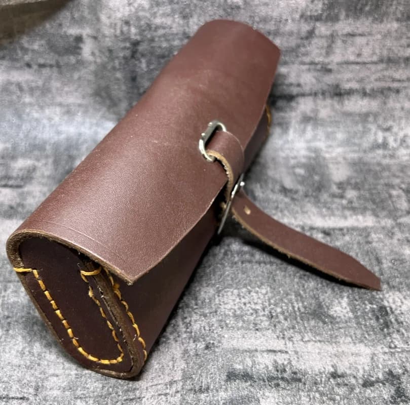 E0989 100% Pure Handmade Bicycle Saddle Bag Cowhide Tool Bag  Retro Bicycle Hang Back Bag Black/Chocolate