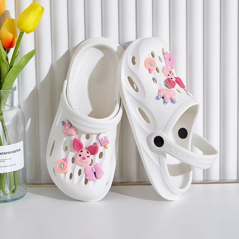 White Hole Shoes Female Operating Clogs Room Wrapped Head Slippers Non-slip Soft Bottom Nurse Sandals Cartoon Beach Shoes