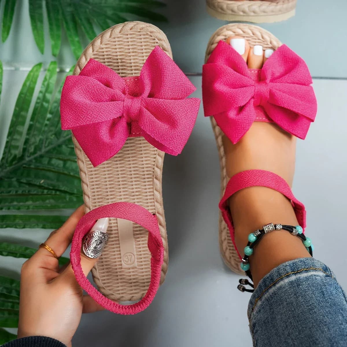 Women Anti-slip Trend Sandals 2025 New Summer Lightweight Sandals Fashion Beach Casual Slippers Outdoor Bow Tie Flat Shoes Home