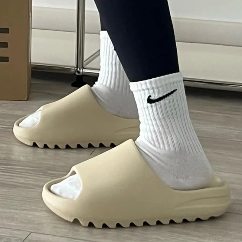 Summer Women Slippers Men Sandals Casual Beach Shoes Soft Bottom Slides Thick Platform EVA Anti-Slip Home Slippers