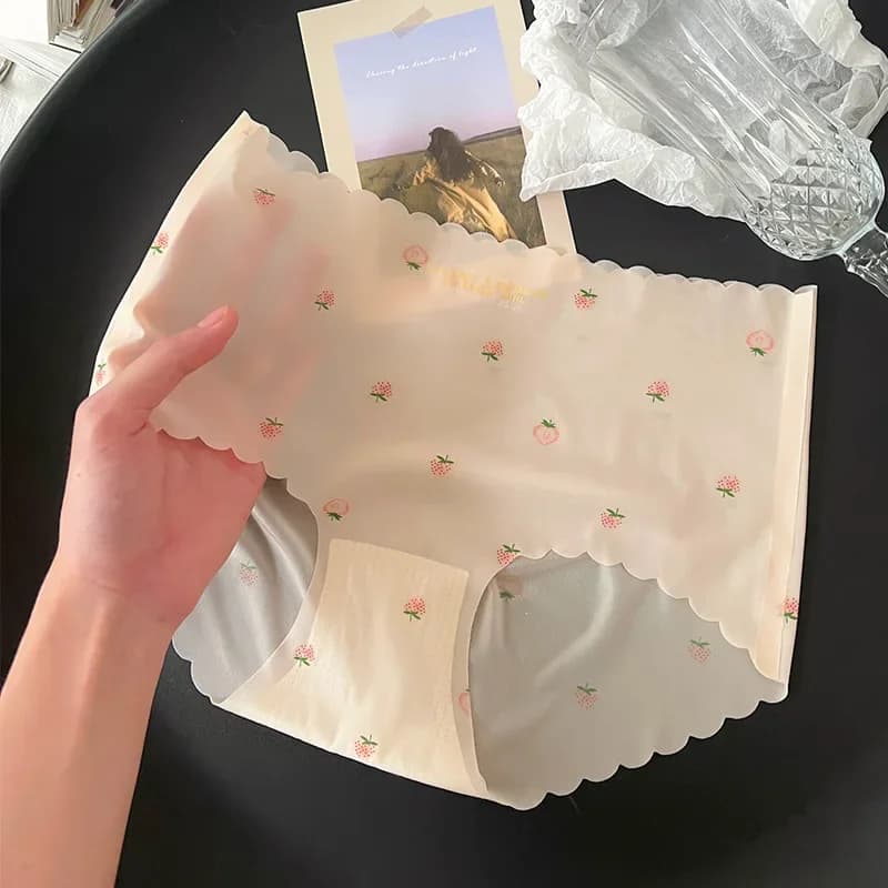 Seamless Ice Silk High Waist Panties for Women Soft Ultra Thin Breathable Underwear Kawaii Strawberry Printed Hip-lifting Briefs
