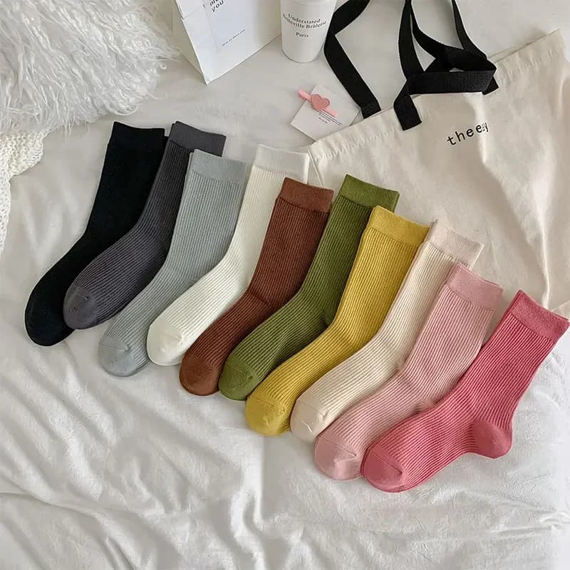Solid Color Socks Women Casual Cotton Breatable Harajuku Streetwear Sports Socks Japanese Fashion School Girls Black White Socks
