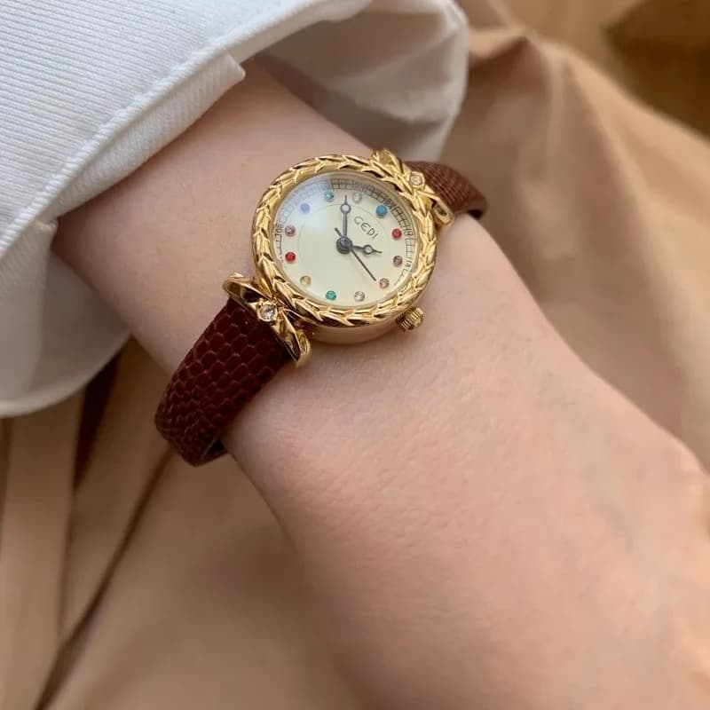 2024 New Beimu Face Round Watch Casual Leather Exquisite Small Dial Quartz Waterproof Women Wrist Watch Relaxo Femino