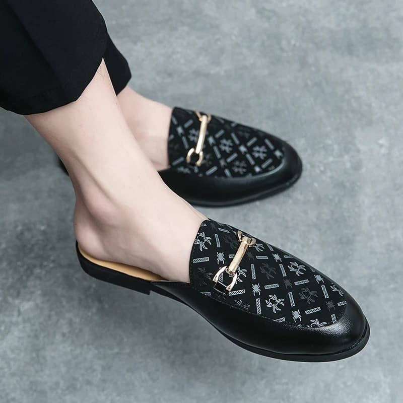 Black men's slippers Classic and versatile design styles Daily leisure walking outdoor party Breathable men's half slippers