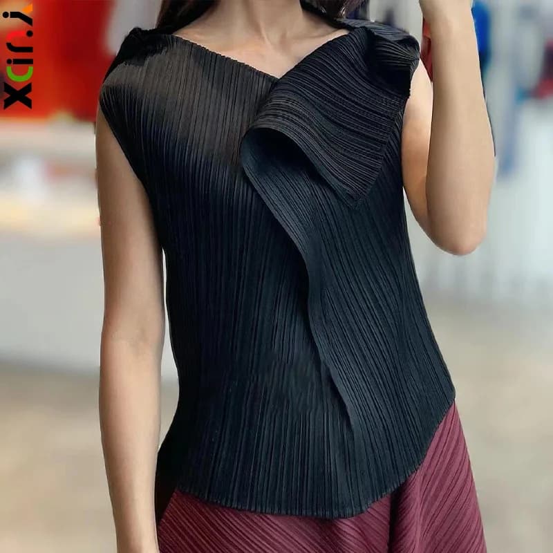 YUDX Pleated 2024 Autumn New Women's Design Sense Of Solid Color Top Temperament Casual Comfortable V-neck Sleeveless T-shirt