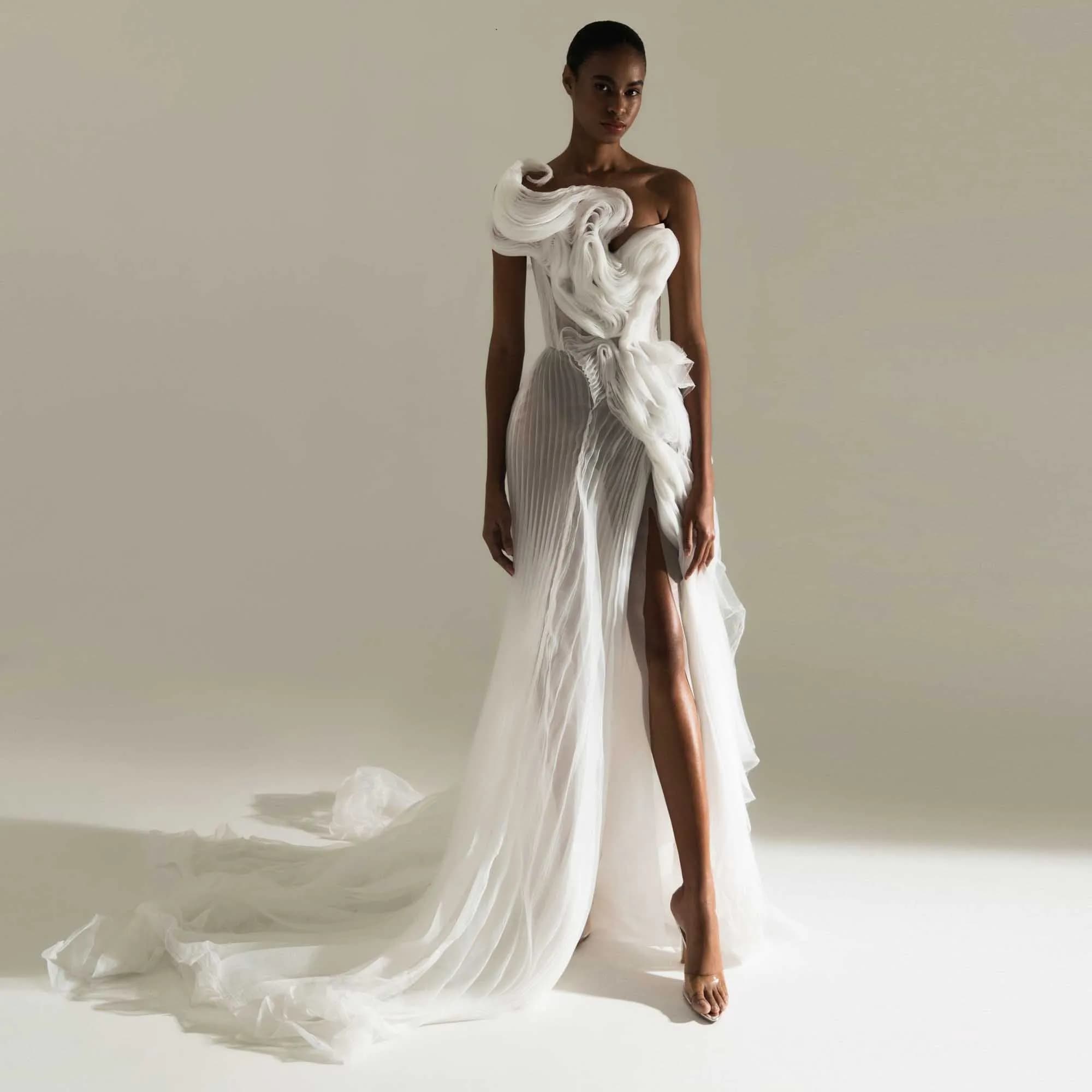 Stunning Pleated Evening Dresses High Slit Ruffles Bridal Shower Dress Pleated Organza Wedding Party Dress Custom Formal Gowns