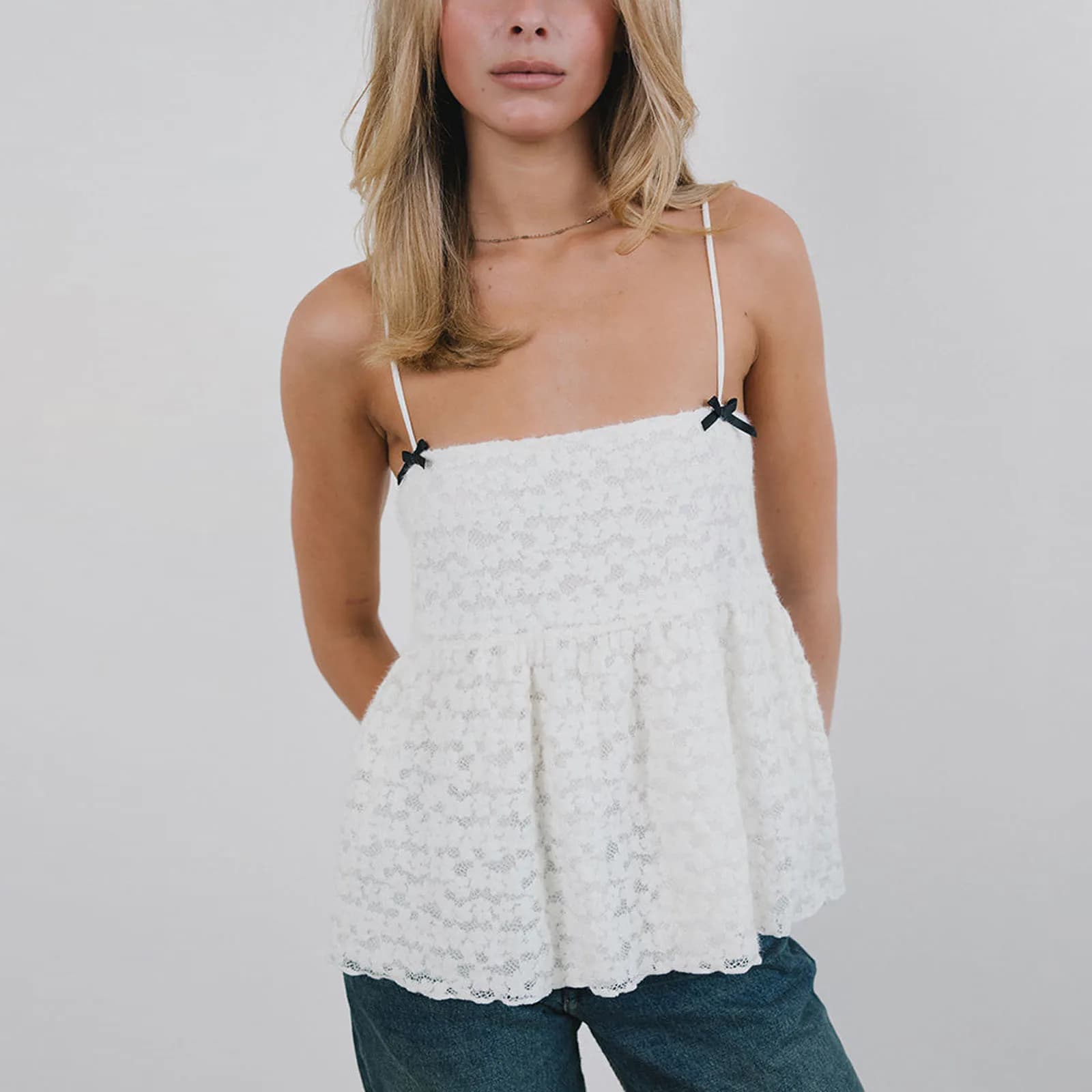 Women's Solid Color Lace Camisole 3D Bow Square Neck Spaghetti Strap Backless Babydoll Tops Casual Summer Streetwear