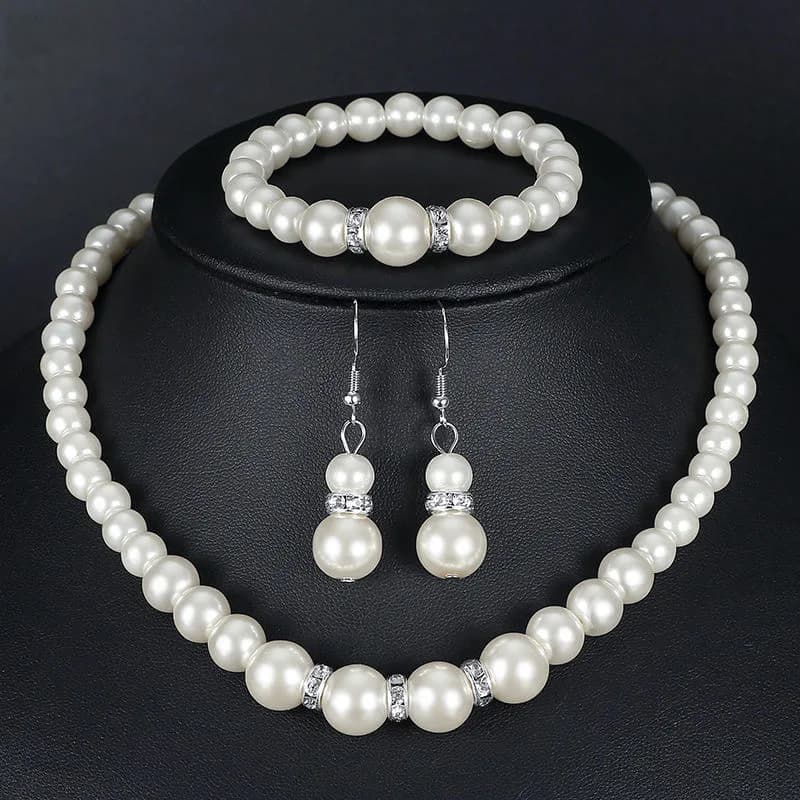 ZAKOL 4 Pcs Women's Pearl Jewelry Set Fashion Simulated Pearls Versatile Earrings Necklaces Bracelets Jewelry Set Gift
