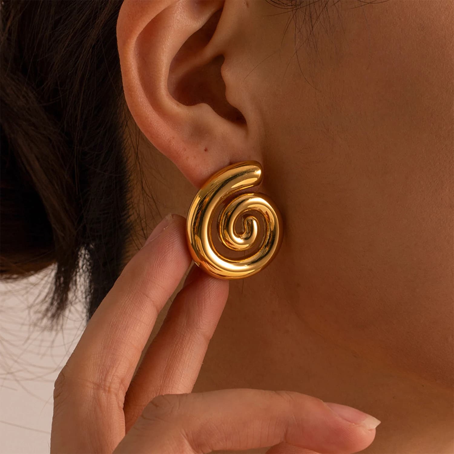 Gold Plated Metal Glossy Spiral Hollow Earring Vintage Geometric Spiral Shape Drop Earrings for Women Girls Trendy Jewelry Gifts