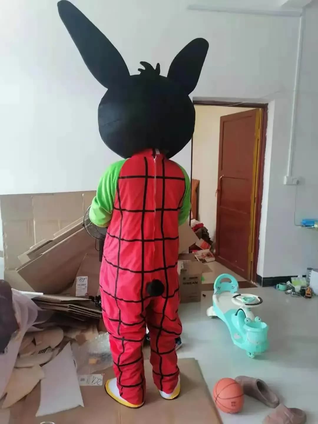 Christmas Big Black Ears Rabbit Mascot Costume Adult Cartoon Character Outfit Major Events Advertisement For Birthday Gift Par