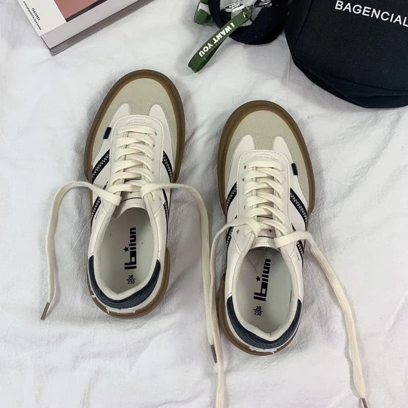 2023 Autumn New Luxury Shoes for Woman Classic Sneakers Women Leather Retro Low Cut Lace -up Casual Women Sneakers Plus Size 44