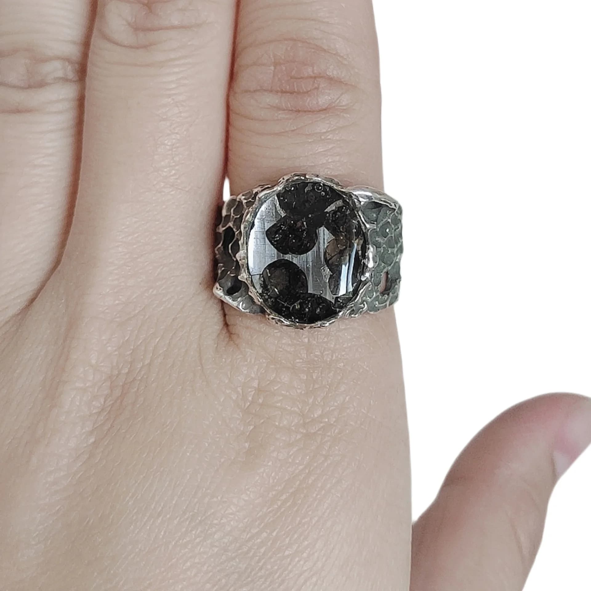 8.5g Seymchan Pallasite Olive Meteorite S925 Silver ring Specimen Natural Meteorite Material Handmade ring Collection- LB086