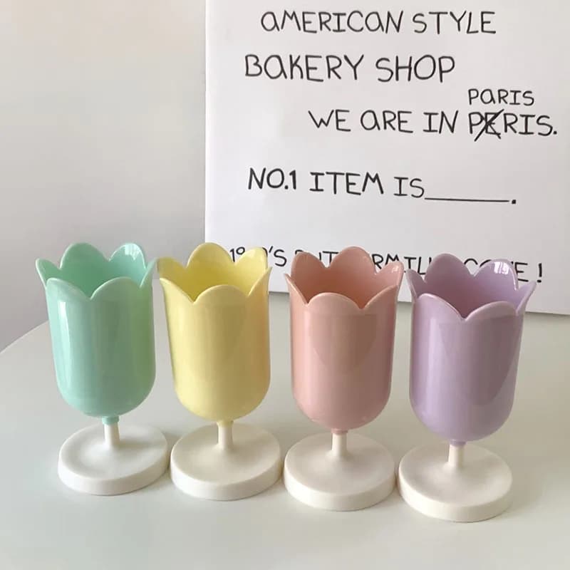 Plastic Flower Decoration Creative Pencil Cup Tulip Pencil Organizer Desk Organizer Makeup Brush Holder Girls Room Ornament