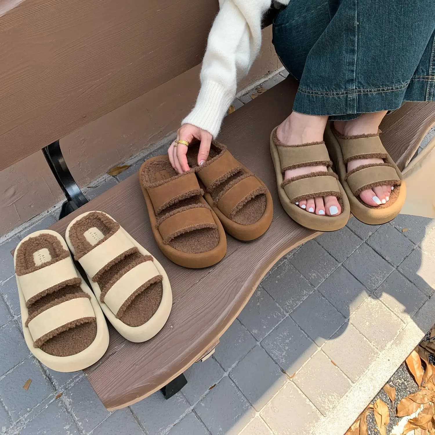 Slippers Casual Low Shoes Slipers Women Platform Fur Flip Flops Slides Luxury 2025 Plush Soft Fabric Hoof Heels Rome Leisure PU
