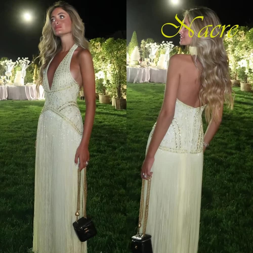 Customized Exquisite yellow Chiffon Evening Dress Elegant V-Neck Halter Homecoming Dress Classic Backless Special Occasion Gowns