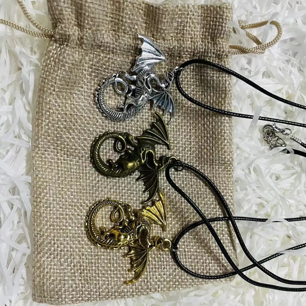 3 Colors Flying Dragon Pendant Necklace Gift Sack 2Pcs Set Halloween Christmas New Year Gift Medieval Animal Fire Dragon Pendant