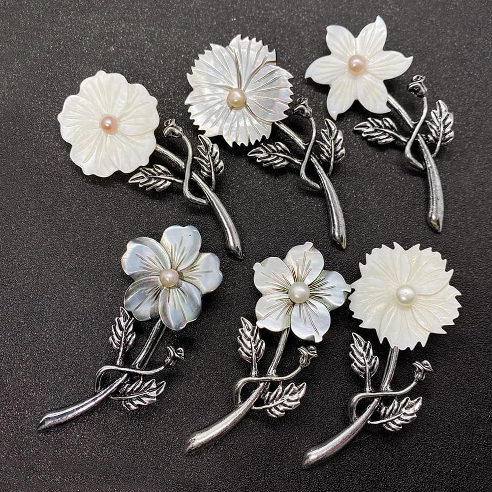 Natural Freshwater Shell Necklace Pendant Flower Shape Brooch  Mother of Pearl   Charm DIY Jewelry Accessories