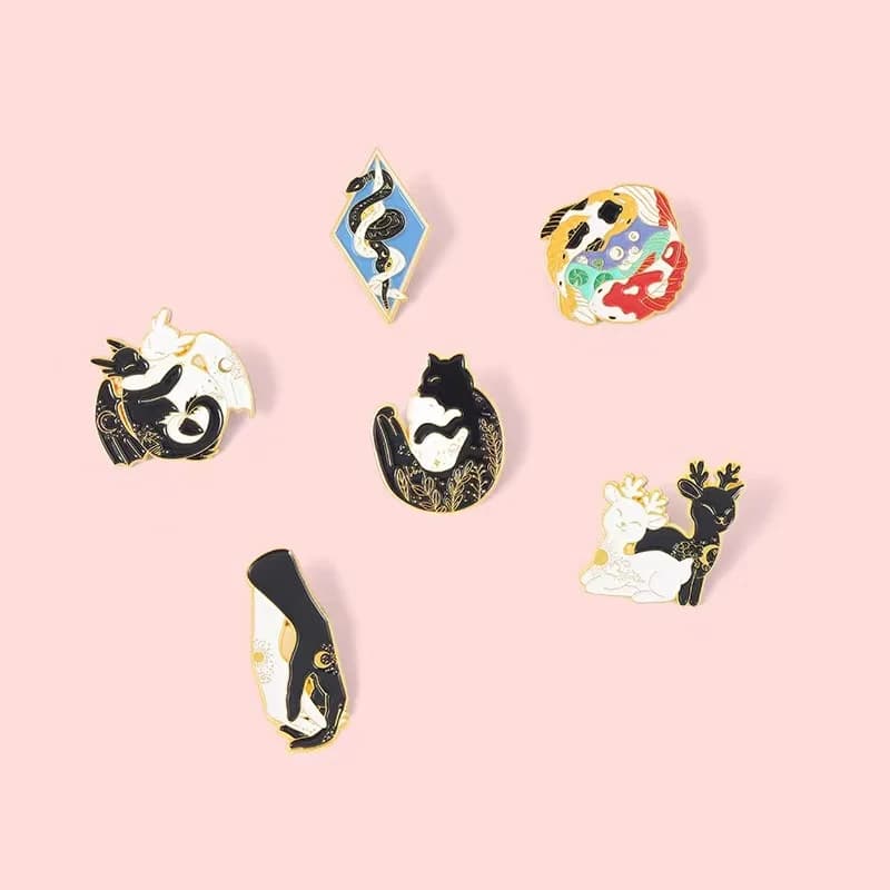 wholesale Starry Hugging Animals Enamel Pins Custom Sun Moon Cat Deer Dragon Snake Koi Hands Brooches Lapel Badges Jewelry Gifts