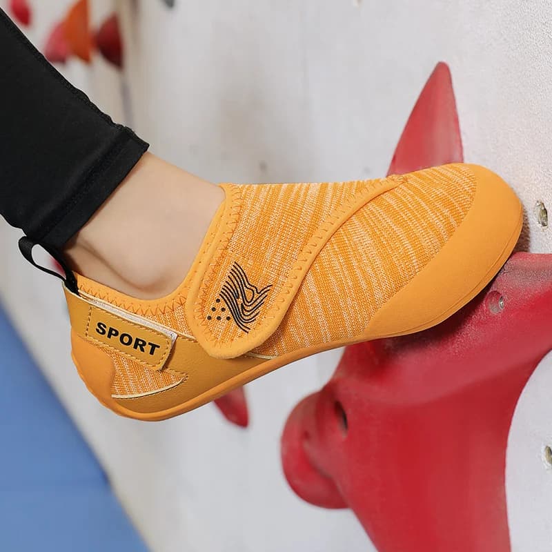 Professional Kids Rock-Climbing Shoes Breathable Comfortable Rock-Climbing Training Shoes Entry-level Indoor Climbing Sneakers