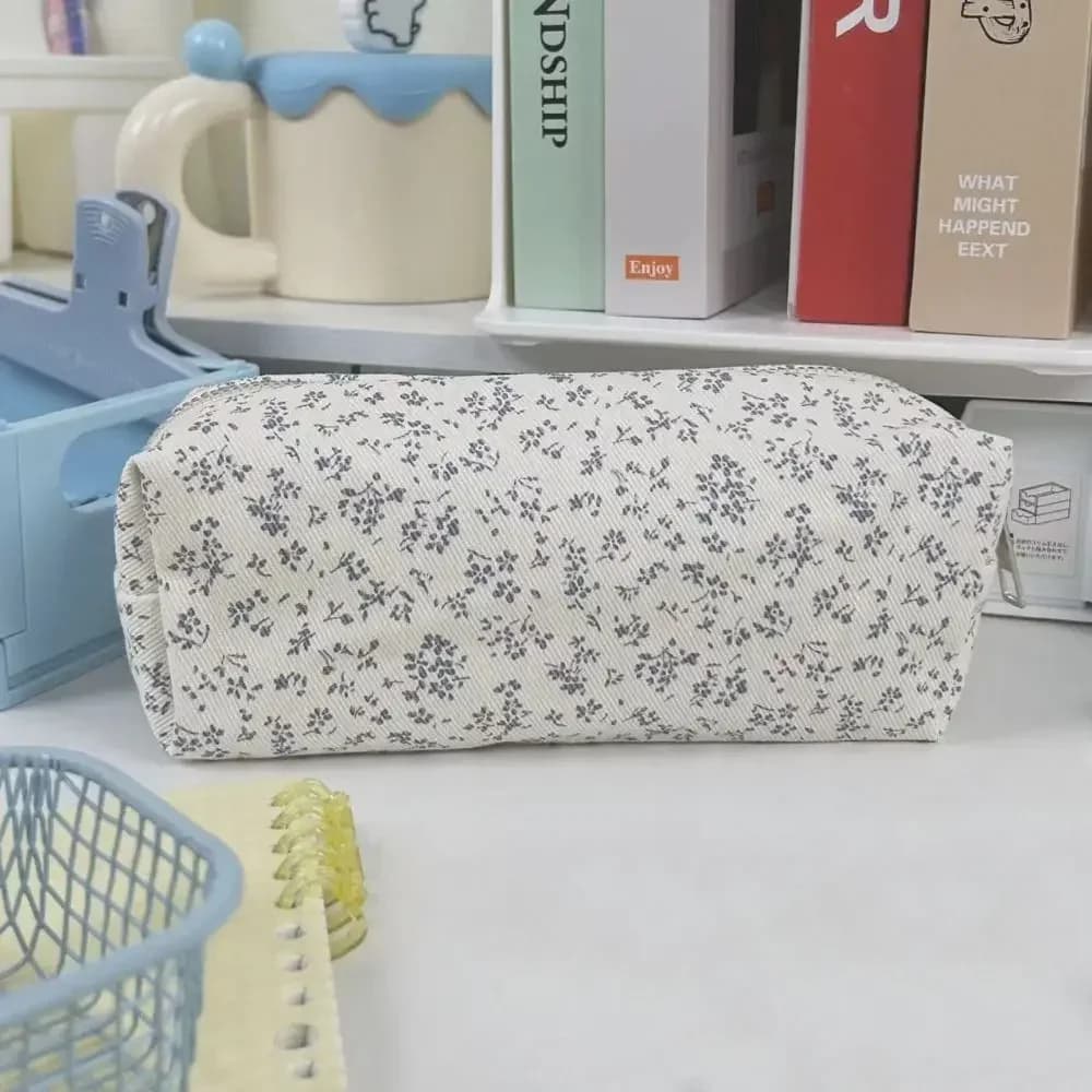 1 Pcs Cartoon Cute INS Floral Pen Bag Student Canvas Stationery Bag Large Capacity Pencil Case Stationery Organizer Pen Box Gift