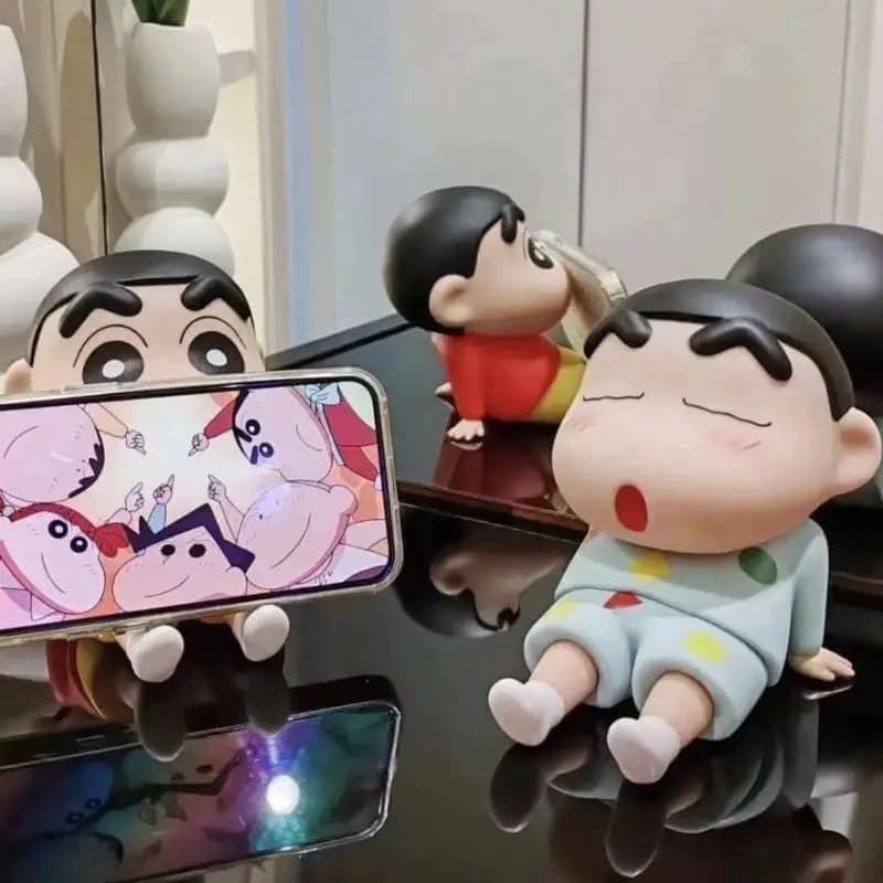 Crayon Shin Chan Phone Stand Kawaii Cute Phone Accessories Fashion Creative Doll Cartoon Portable Desktop Display Stand Gifts