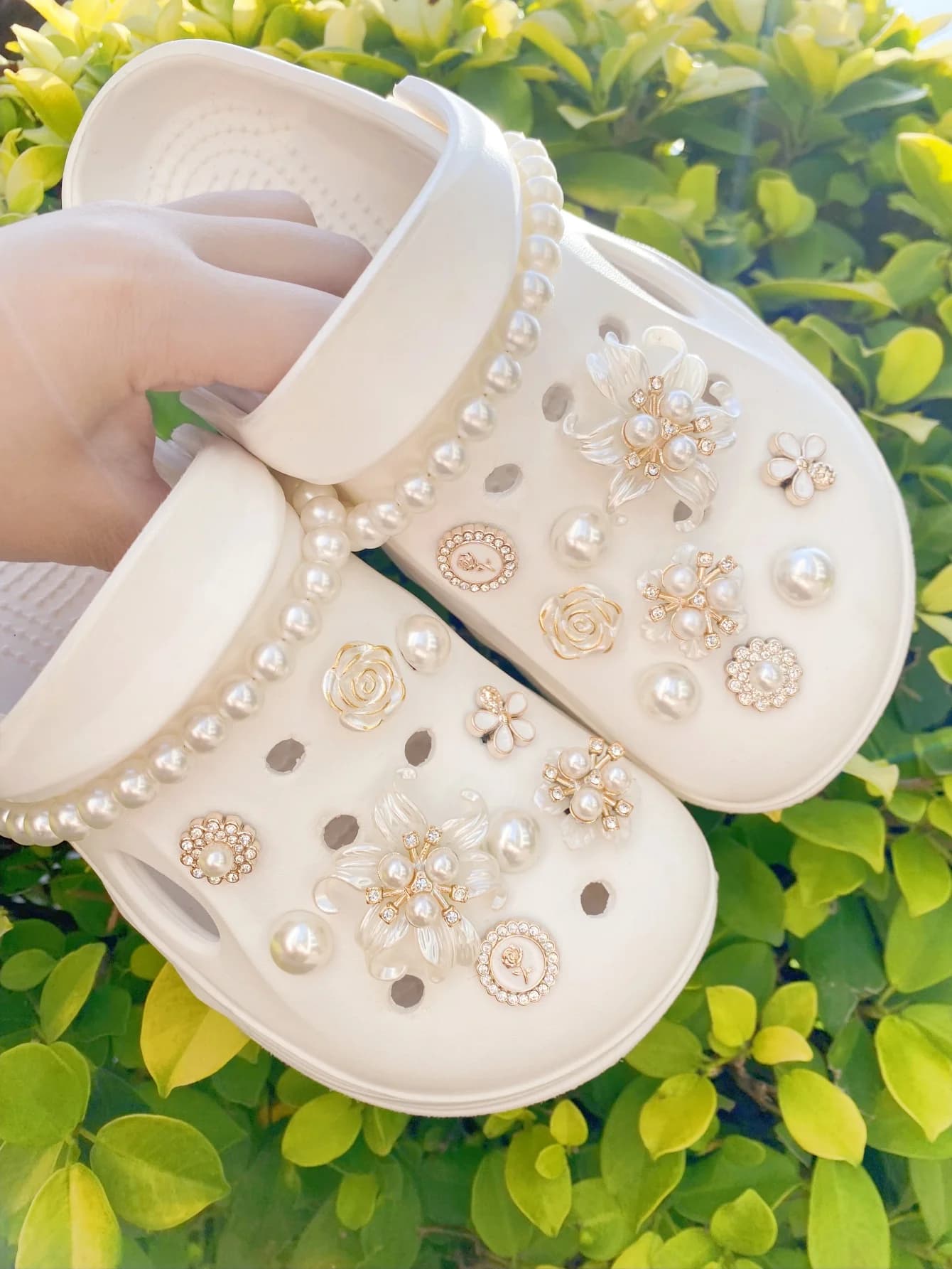 20 white camellias, ABS pearl chain DIY detachable shoe accessories, suitable for women sandals, slippers, beach bag multi-funct