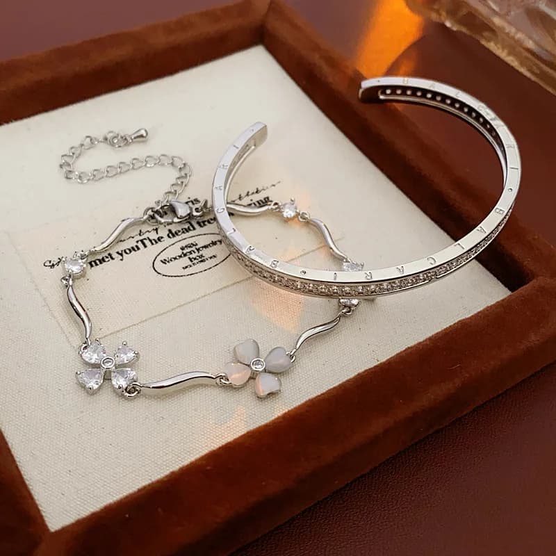 NISHIZAWA Flower Letter Love Bracelet Light Luxury Zircon Open Bracelet Fashionable Simple Hand Jewelry