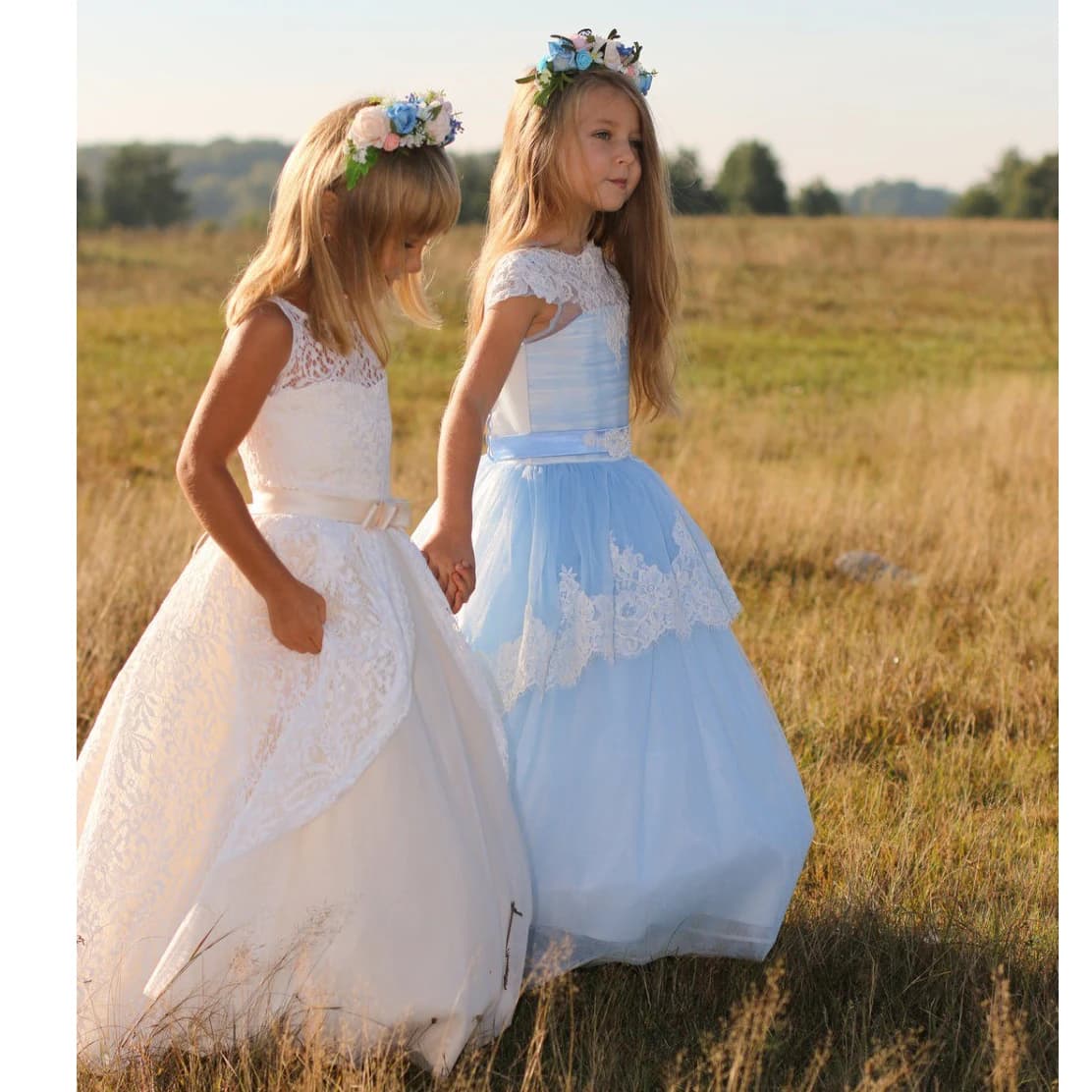 White Flower Girl Dresses Pearl Appliques With Petal And Tailing Sleeveless For Wedding Birthday Party First Communion Gowns