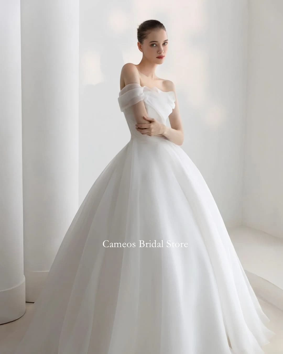 SONDR Korea Puffy Wedding Dress Customized Organza Classic Bride Dresse Strapless One-Shoulder  웨딩드레스  Wedding Gown Bridal
