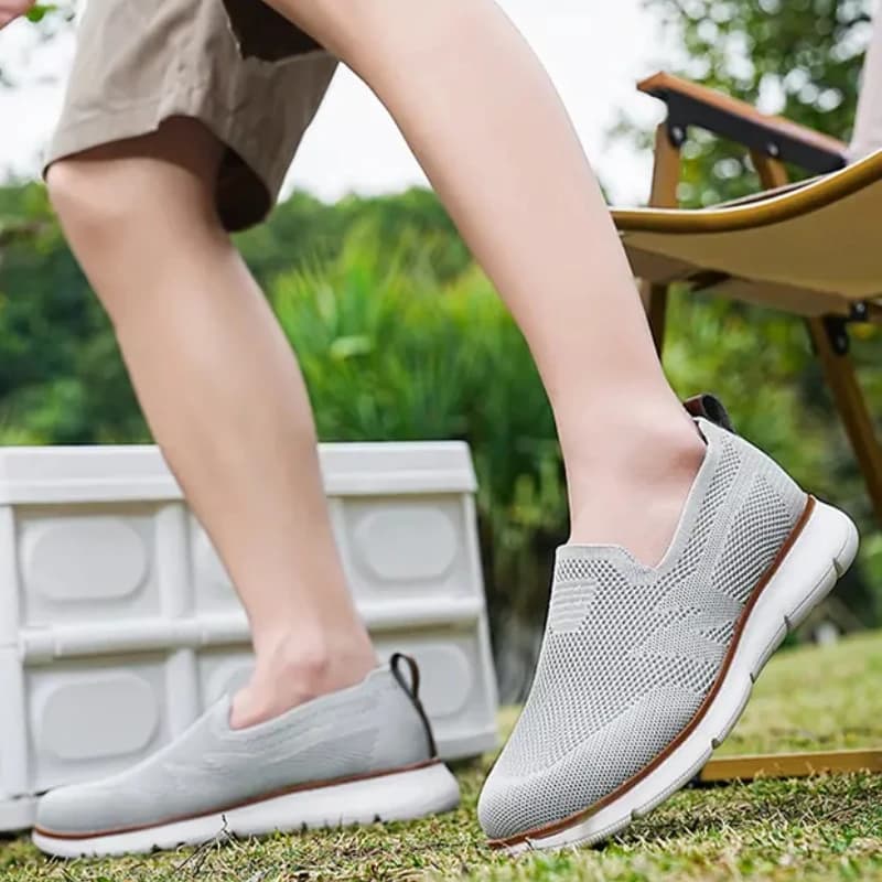 Men Large Size Sneakers Lightweight Round Toe Vulcanised Shoes Round Toe Thick Bottom Slip on Loafers Zapatillas De Deporte