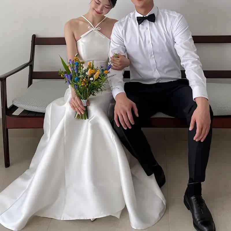 Newest A-line Wedding Dress Elegant Floor-length Sleeveless Party Dress Sweet Bow Halter Simple Stain Bridal Dresses Customized