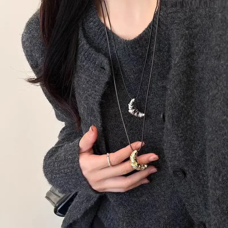 LATS Simple Cow Horn Long Necklace for Women Leather Rope Light Luxury Sweater Chain Fashion Jewelry Accessories Wholesale