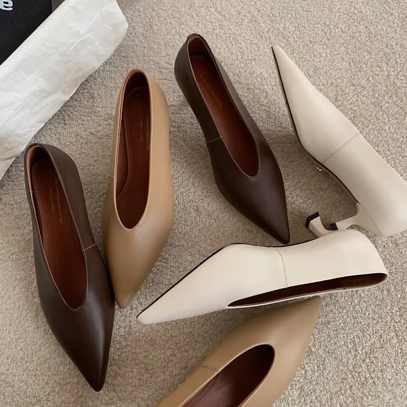 2024New Soft Face Cowhide Pointed Shallow Mouth Single Shoes for Women's Matching Skirt, Slim Heels, Elegant Small Leather Shoes